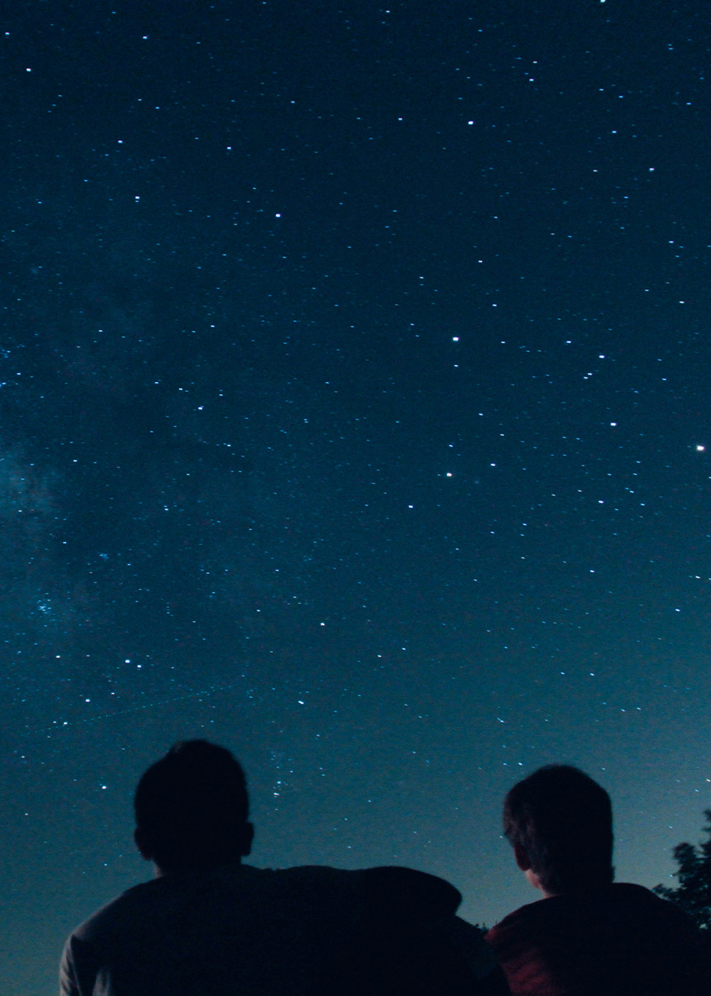 friends doing stargazing in la paz baja california